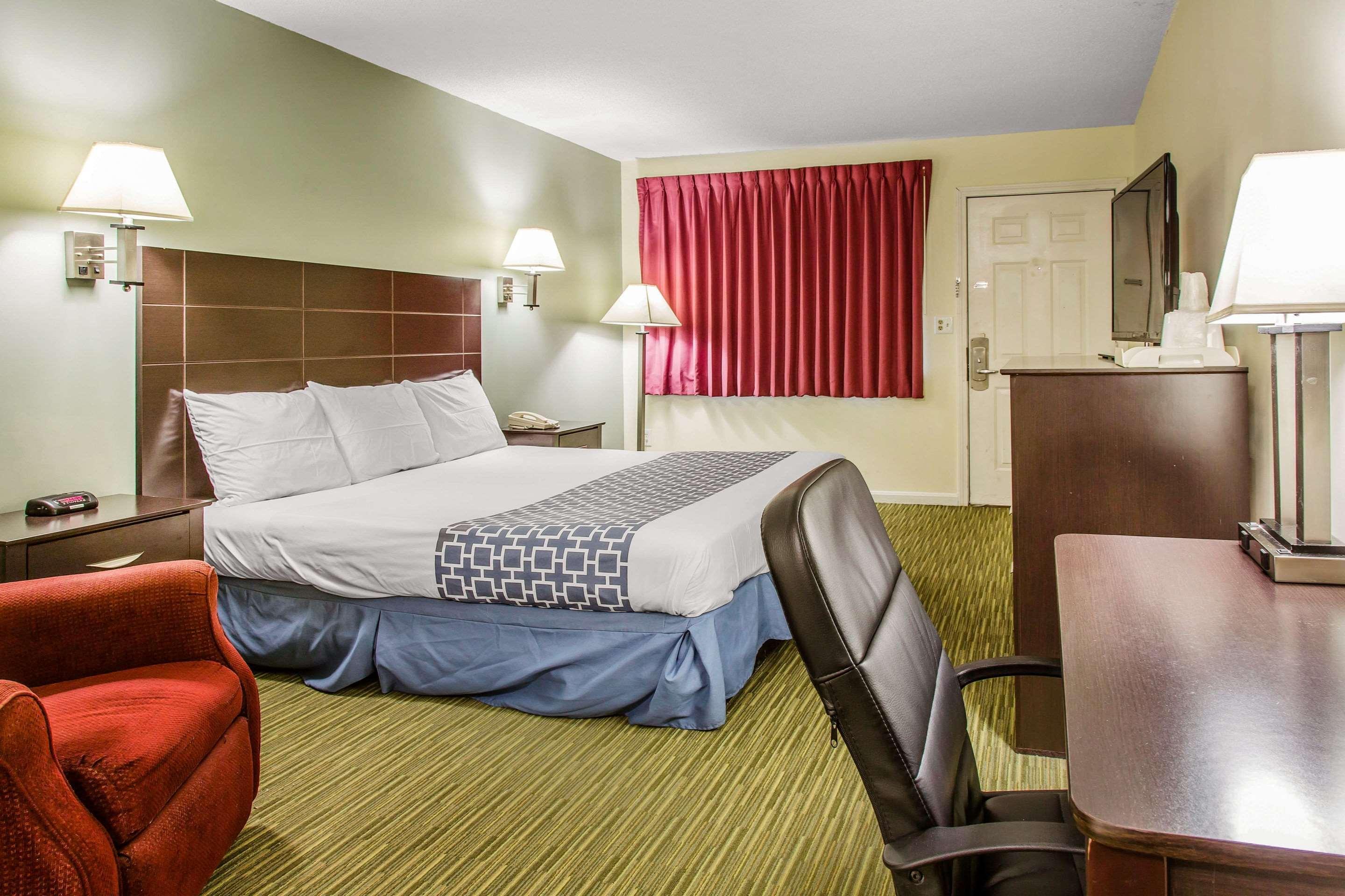 Rodeway Inn Groton Buitenkant foto