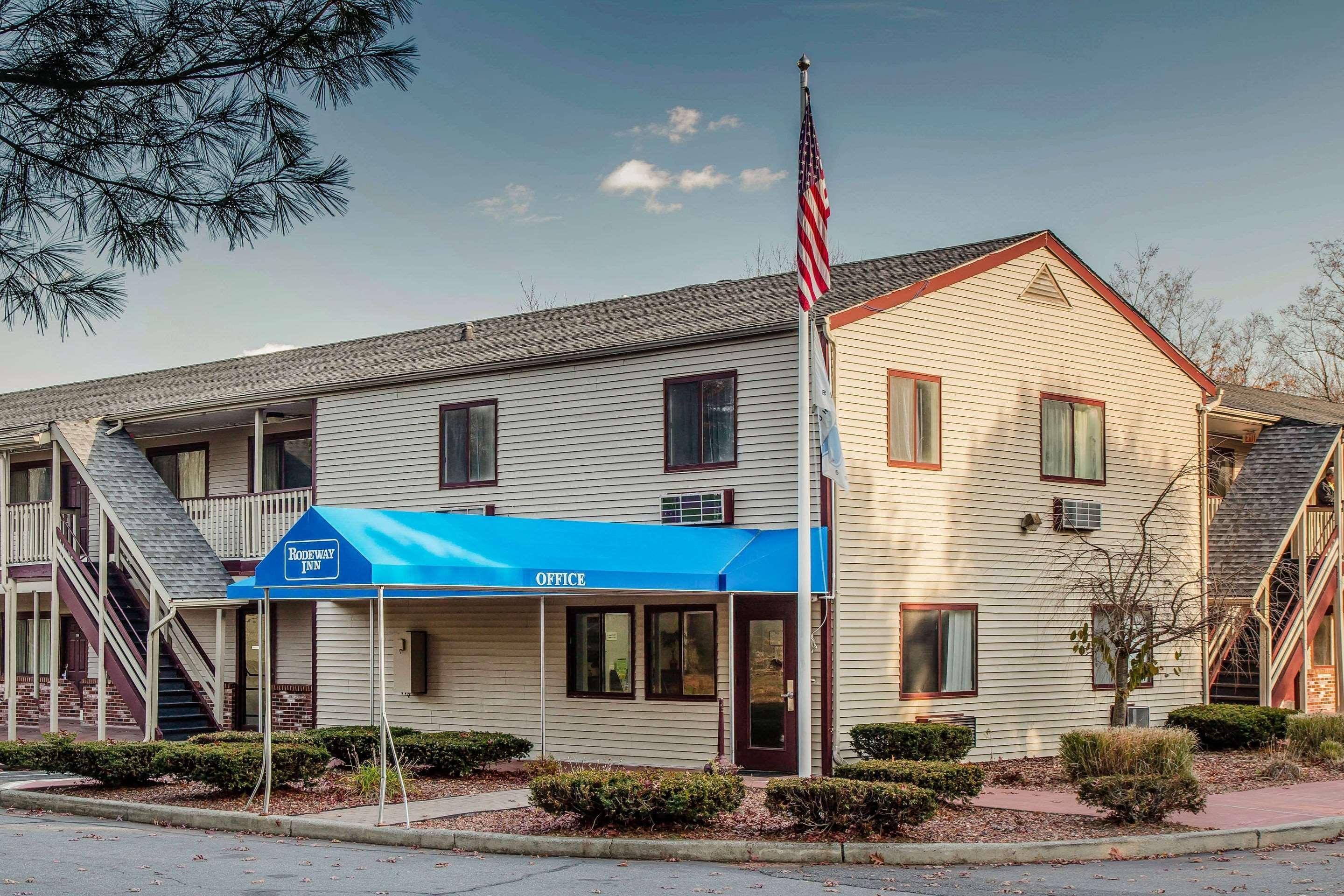 Rodeway Inn Groton Buitenkant foto