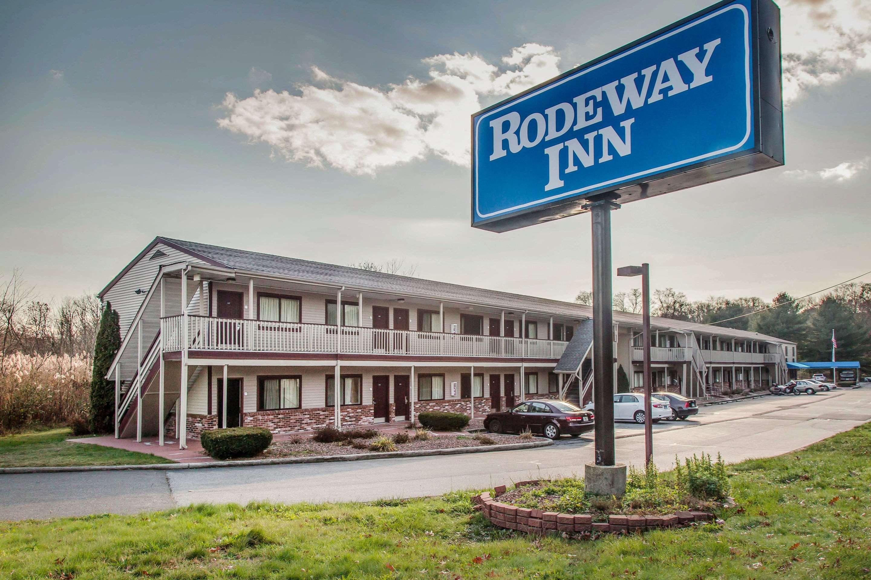 Rodeway Inn Groton Buitenkant foto