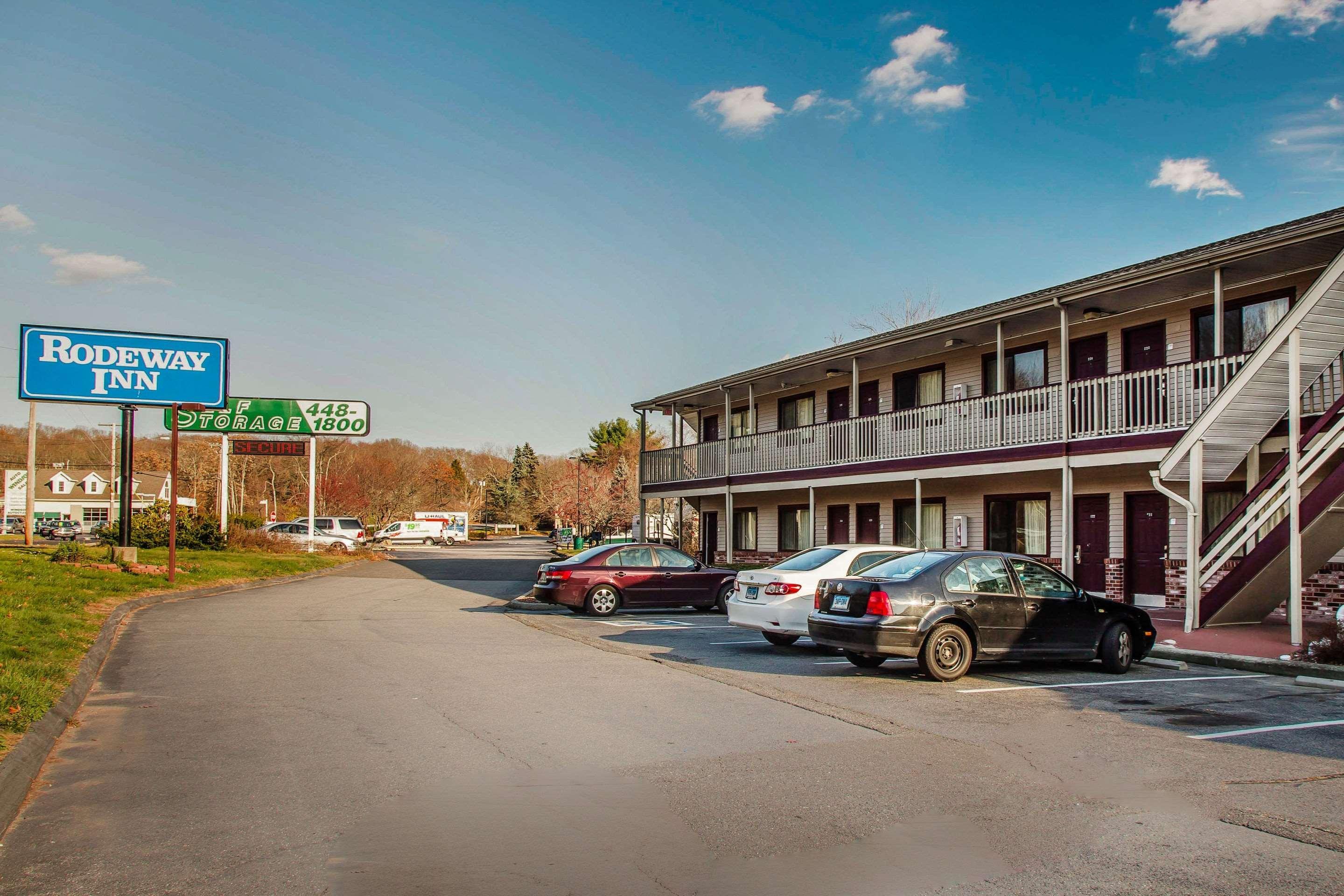Rodeway Inn Groton Buitenkant foto